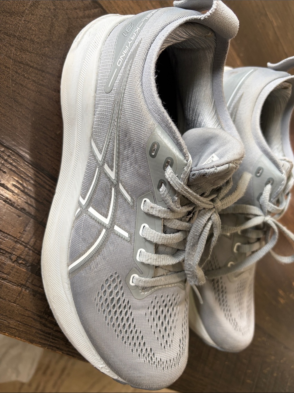 ASICS Asics Gel-Kayano 31 Women's size 8 1/2